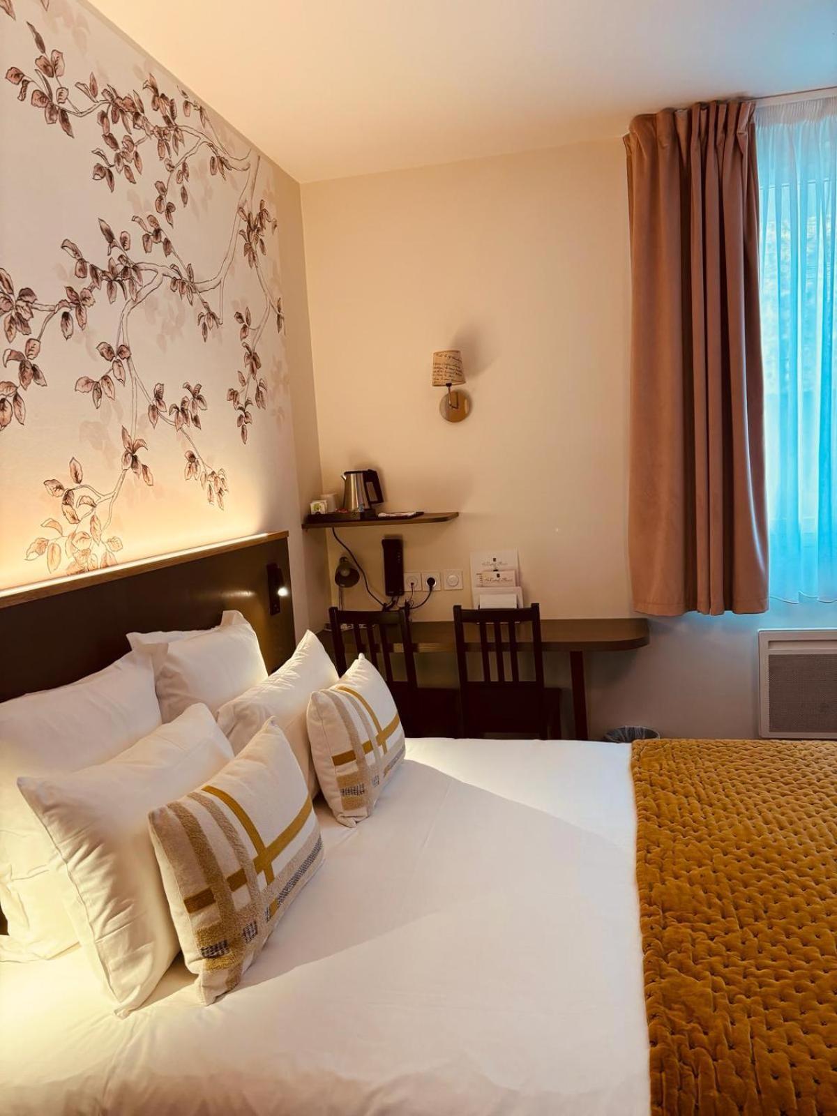 Castel Fleuri Hotel Tours Exterior photo